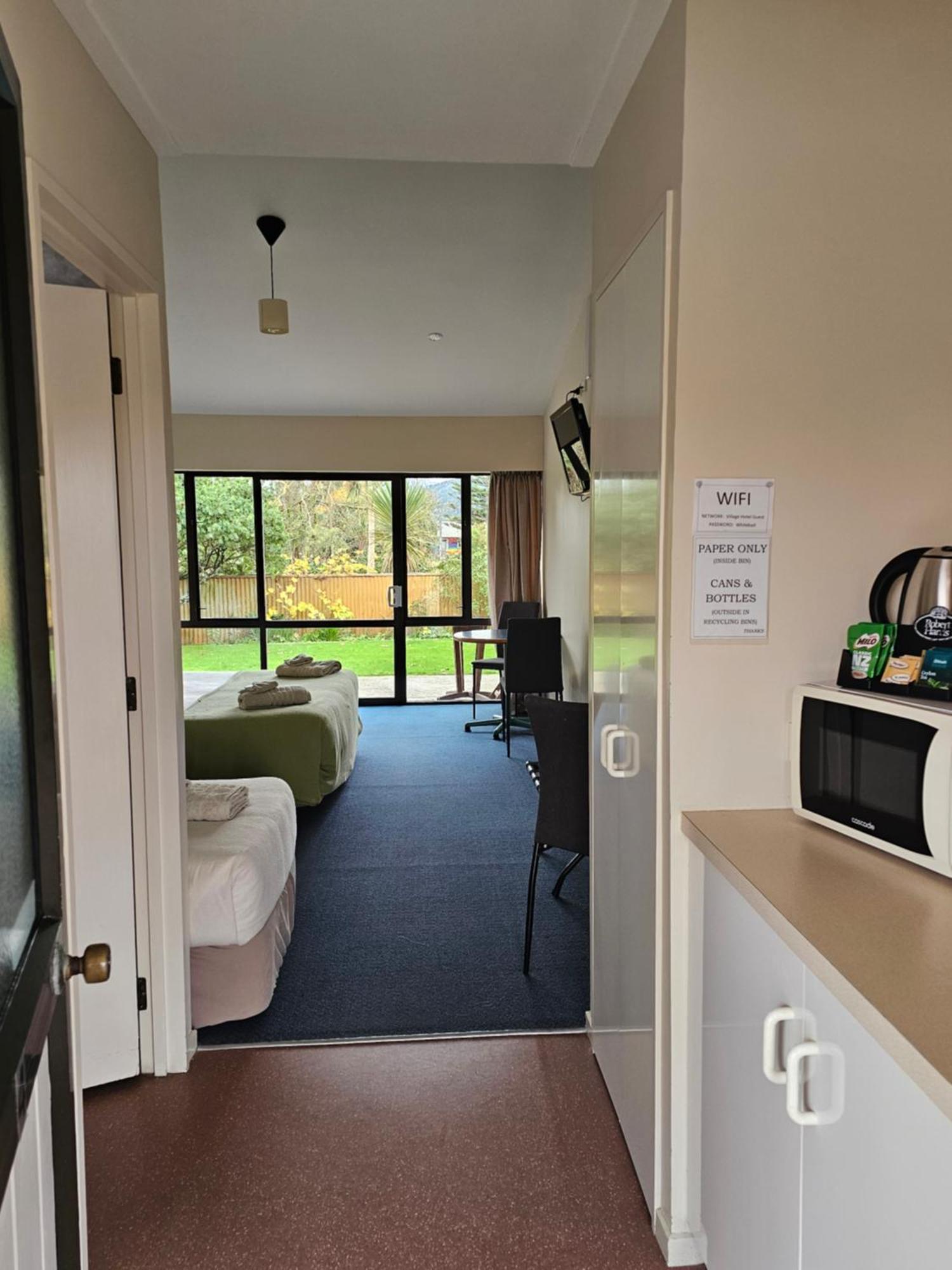 Karamea Village Hotel Buitenkant foto